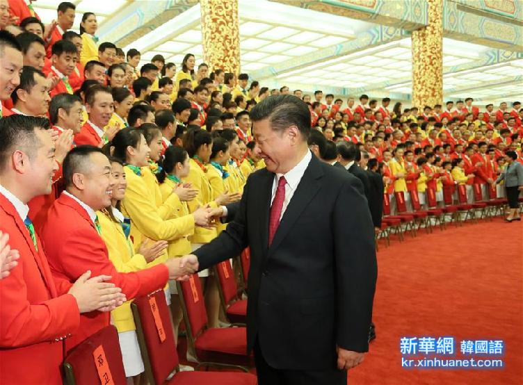 （XHDW）（4）习近平等会见第31届奥林匹克运动会中国体育代表团全体成员